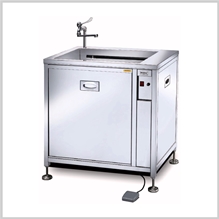 Después de pulir y limpiar el equipo (potente máquina de lavado a burbujas)